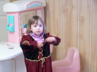 ./images/activities/dress-up-2.JPG  All images used with permission.