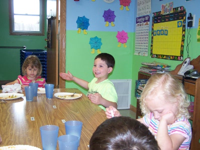 ./images/activities/meal-time-2.JPG  All images used with permission.